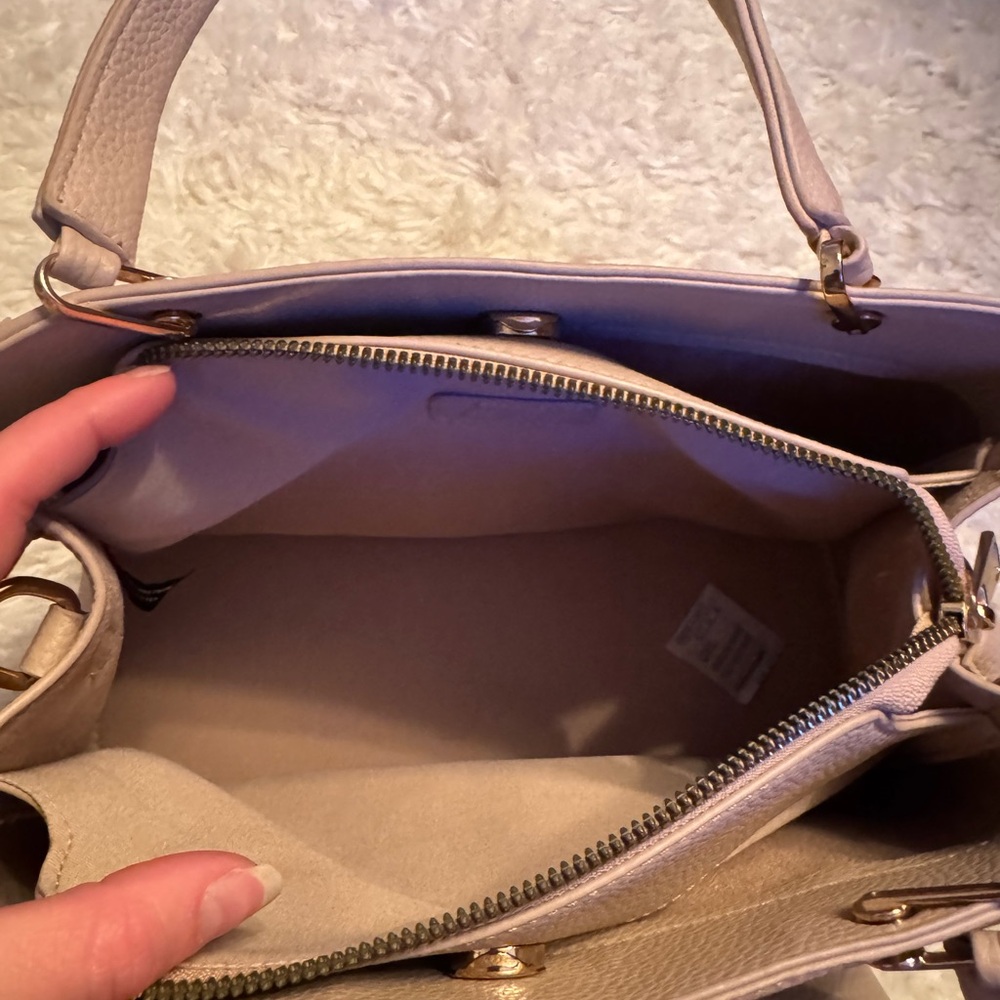 Grossi Bow-Front Crossbody Handbag in Taupe - Picture 6 of 7